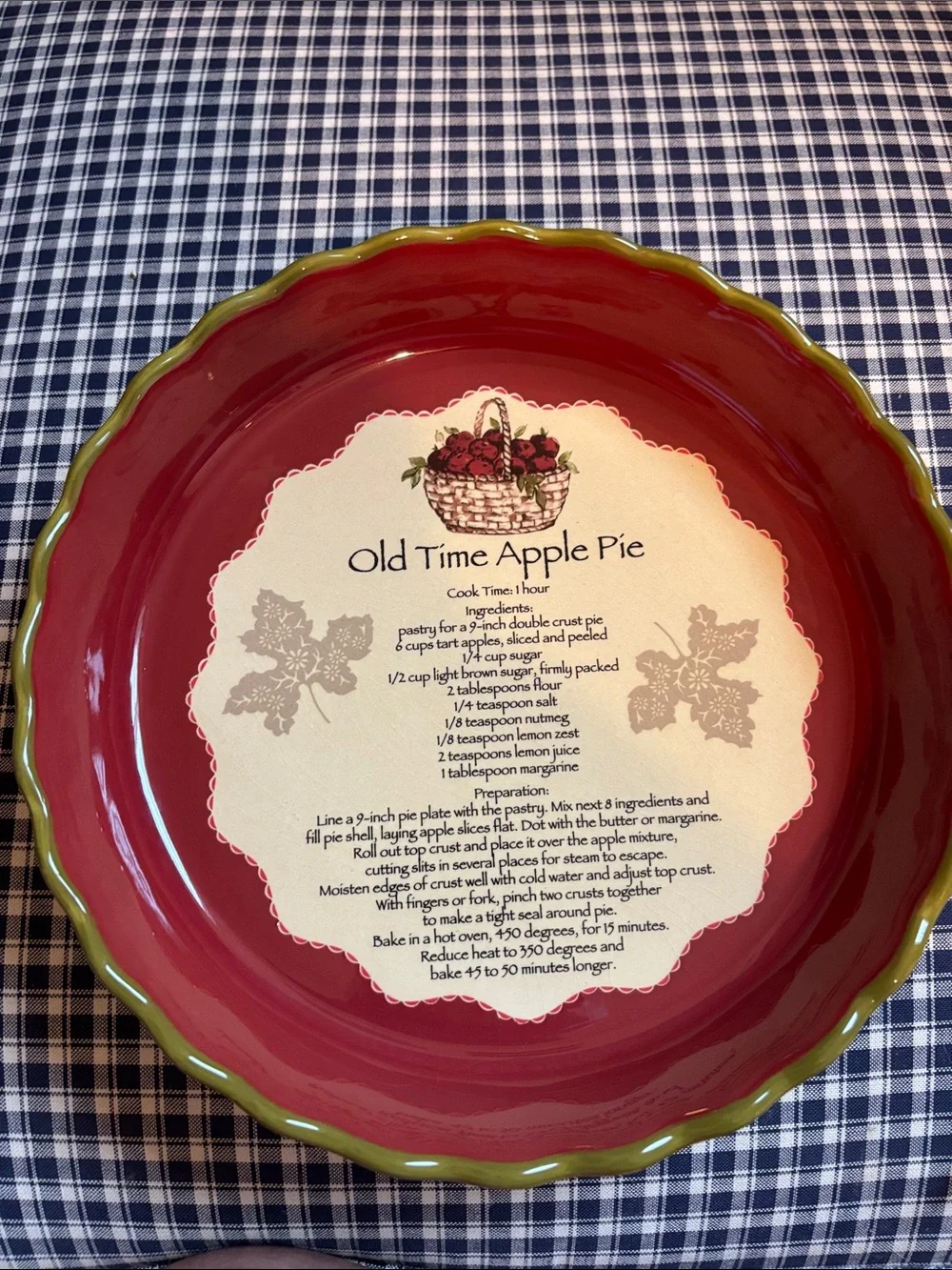 Old Time Apple Pie Ceramic Pie Dish - Red with Olive Rim